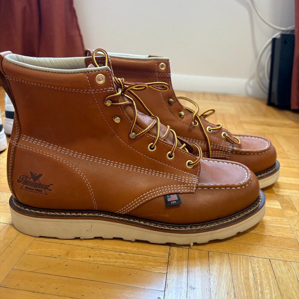 WORN ONCE - Thorogood American Heritage 6" Tobacco Moc Toe Work Boots for Men 11